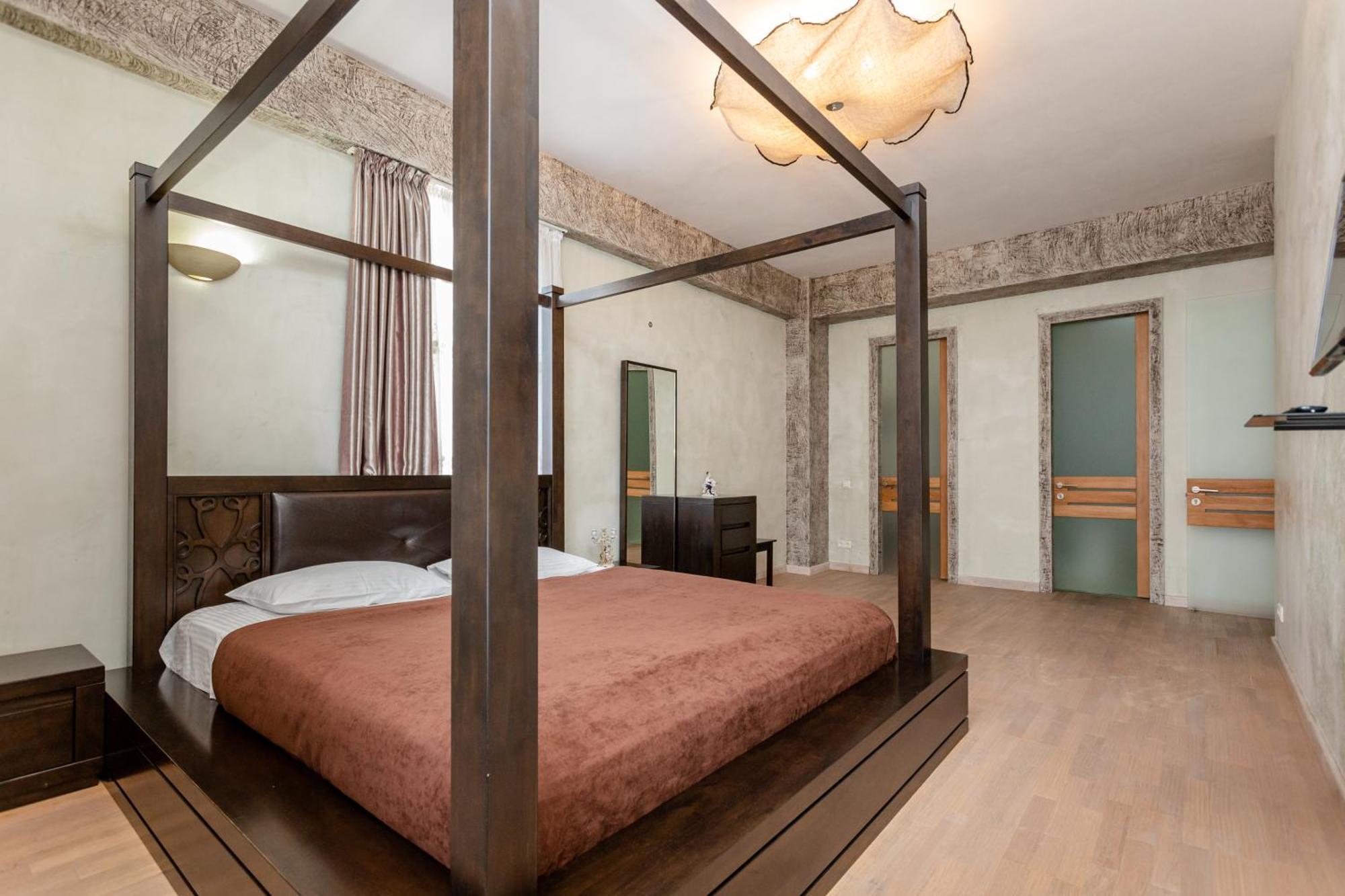 Serviced Apartment On Rustaveli Avenue 9 Τυφλίδα Εξωτερικό φωτογραφία