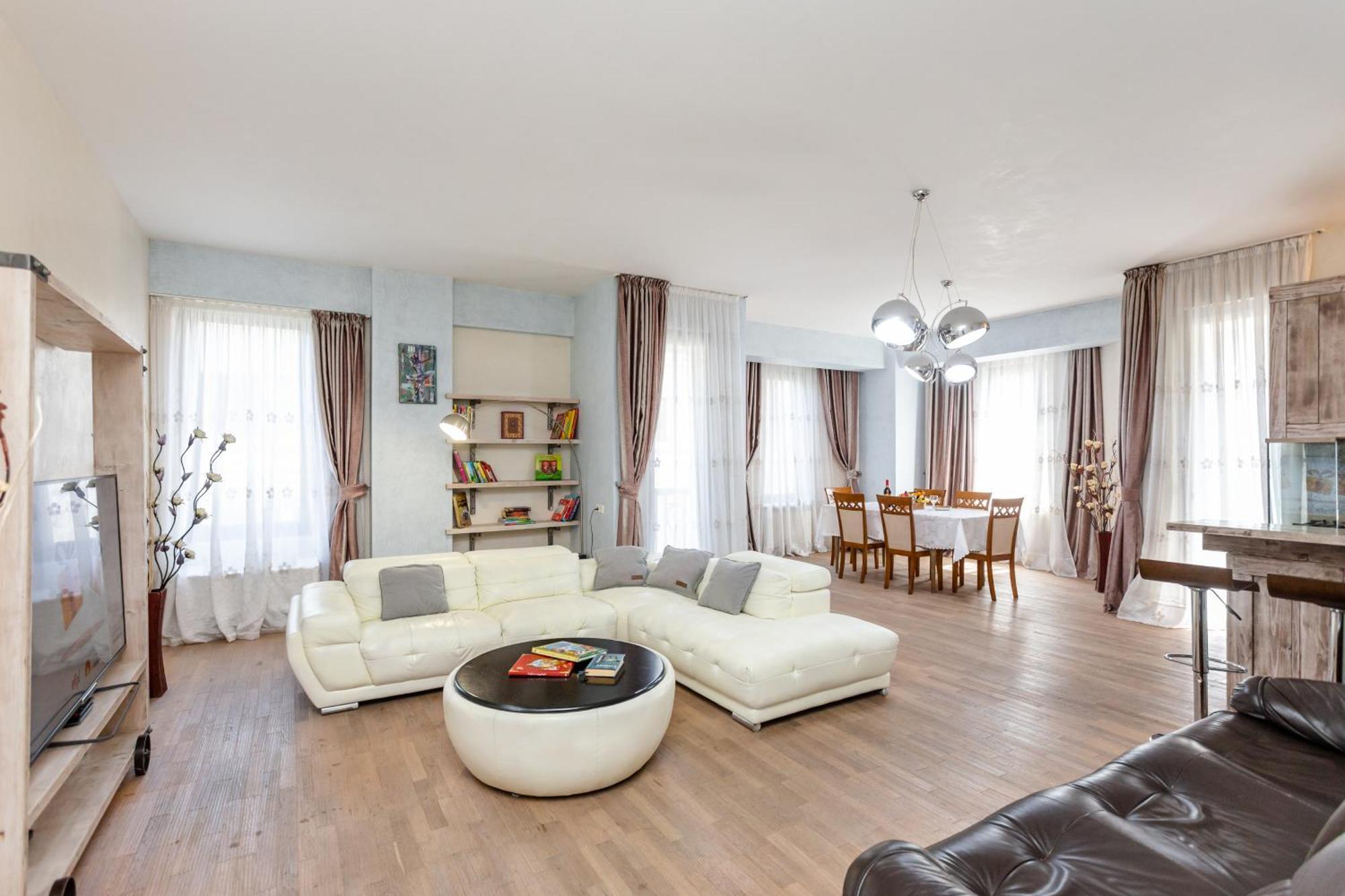 Serviced Apartment On Rustaveli Avenue 9 Τυφλίδα Εξωτερικό φωτογραφία